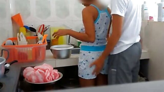 Kualitas HD : Pelacur cantik dari Rusia menunjukkan betapa dia suka bercinta anal bokep tube8 Film porno gratis