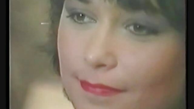 Kualitas HD : Ayam hitam besar menembus jauh di dalam vagina putih yang situs porn tube lembut Film porno gratis