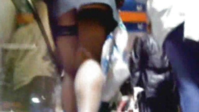 Kualitas HD : MILF pirang dan kekasih muda memulai hubungan sensual di ruang tamu bokep xxx tube Film porno gratis