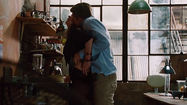 Kualitas HD :  Aksi threesome FFM panas dengan si rambut cokelat, berambut merah, dan satu tunas  yang beruntung Film porno gratis 