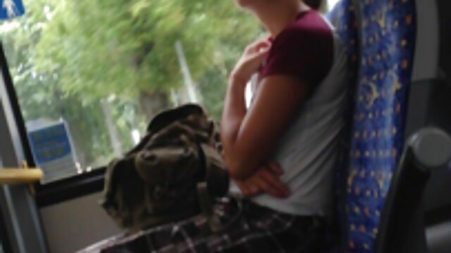 Kualitas HD : Gadis amatir Rusia menyenangkan kekasihnya yang terangsang darmowe filmy mamuski Film porno gratis