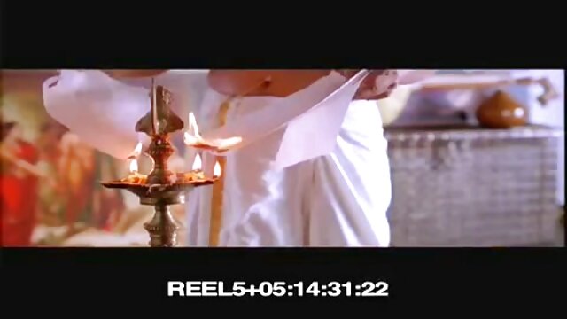 Kualitas HD : Riasan cewek tercoreng dari air mani dan air liur selama blowjob bokep mom mature Film porno gratis